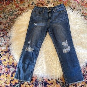 Universal Thread High Rise Straight Crop Distressed size 12/31 EUC